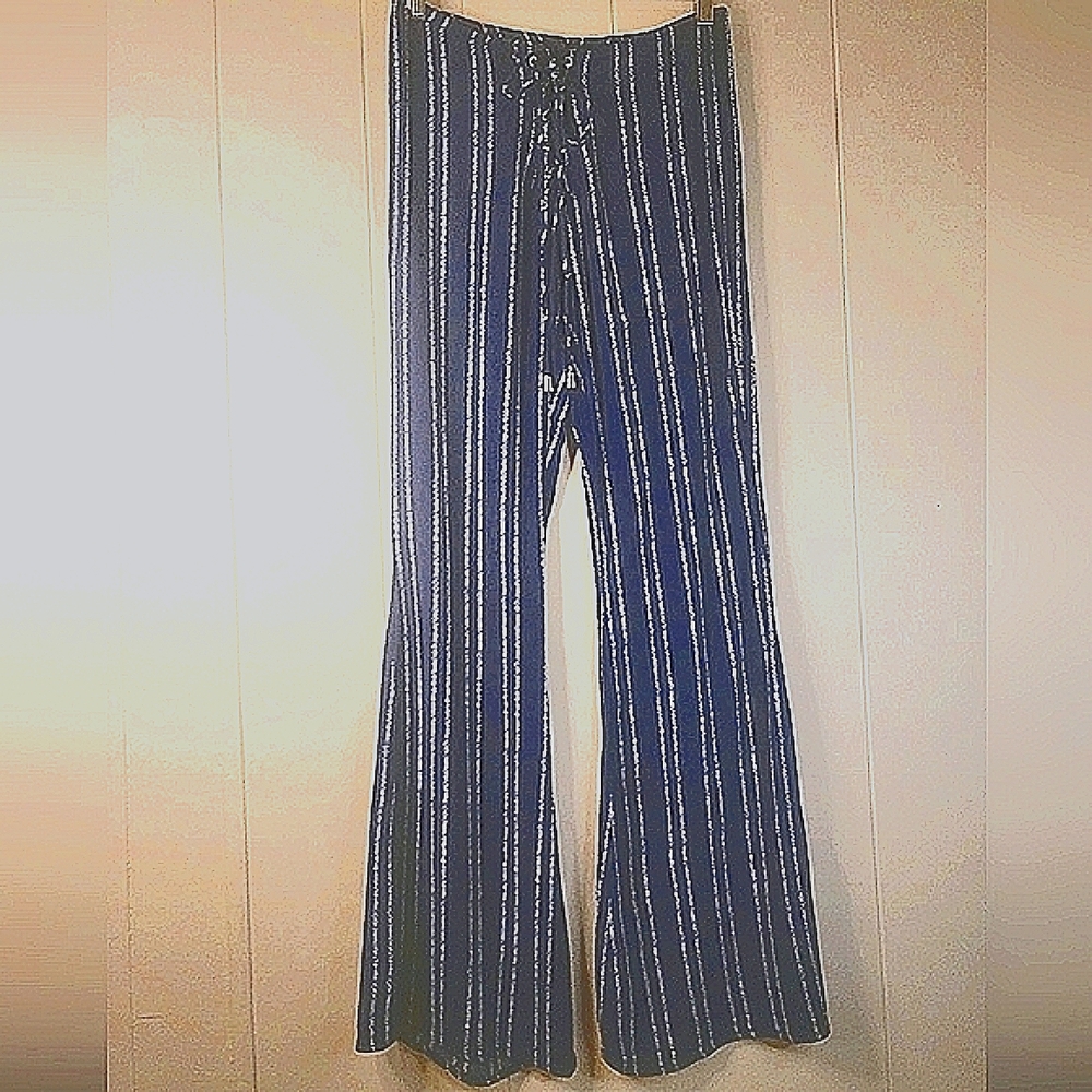 Lulus 'Bit Of Flair' Flare Pants Small Corset Fly